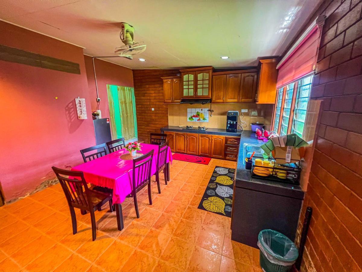 Nail Guest House Kuala Besut Kampong Nail Exterior photo